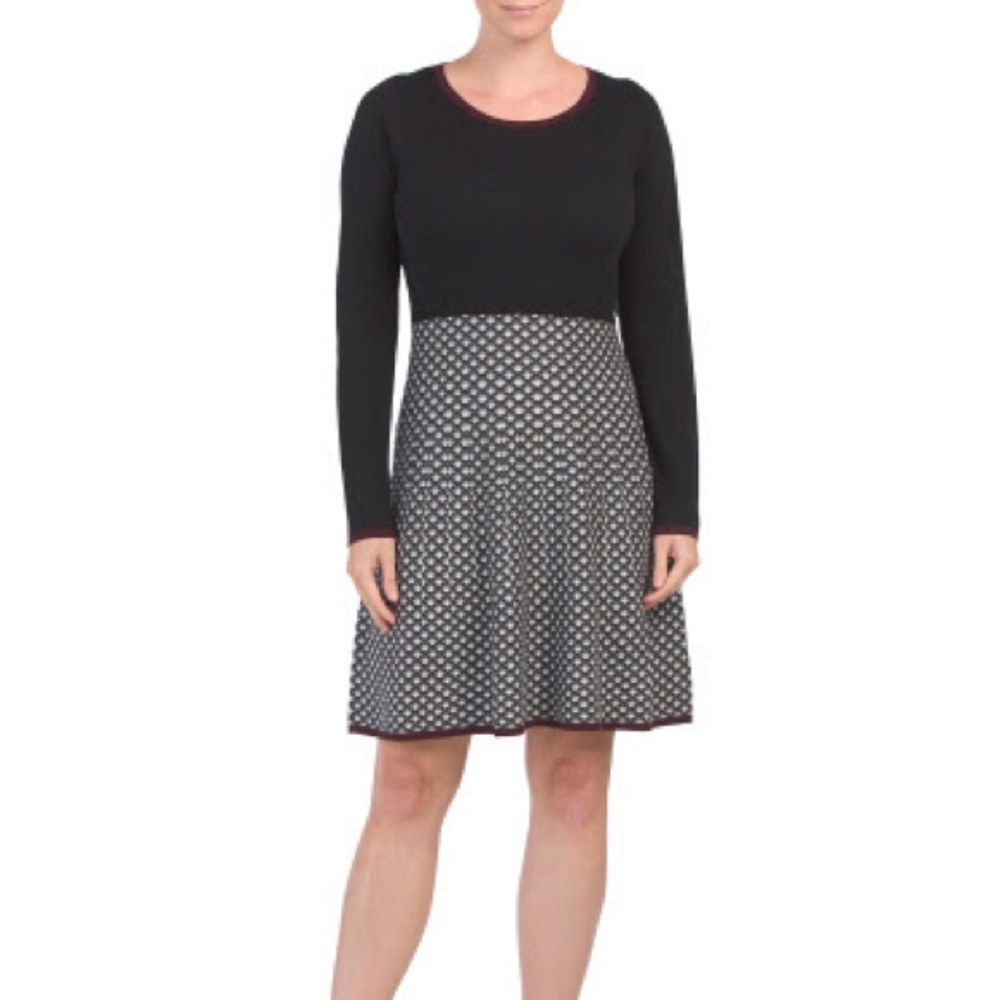 GEO PRINT FIT SWEATER DRESS - Picture 4 of 11